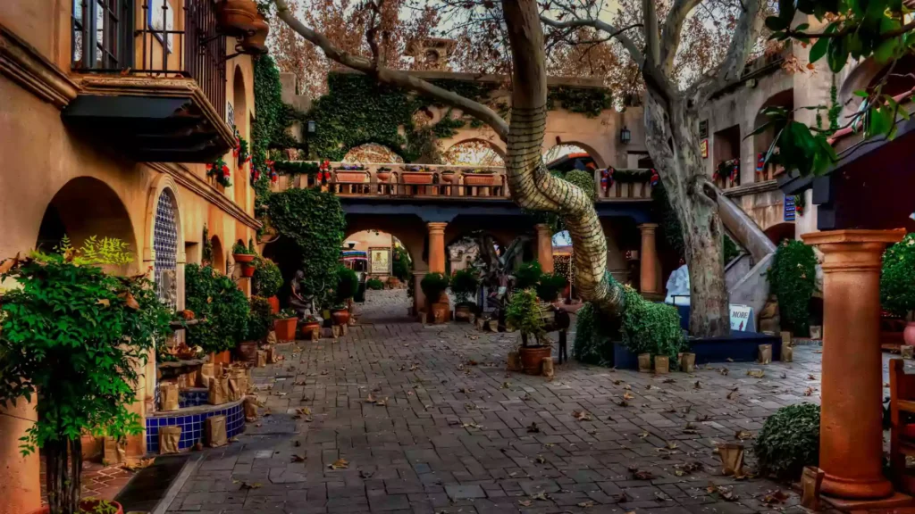 Tlaquepaque Arts & Shopping Village